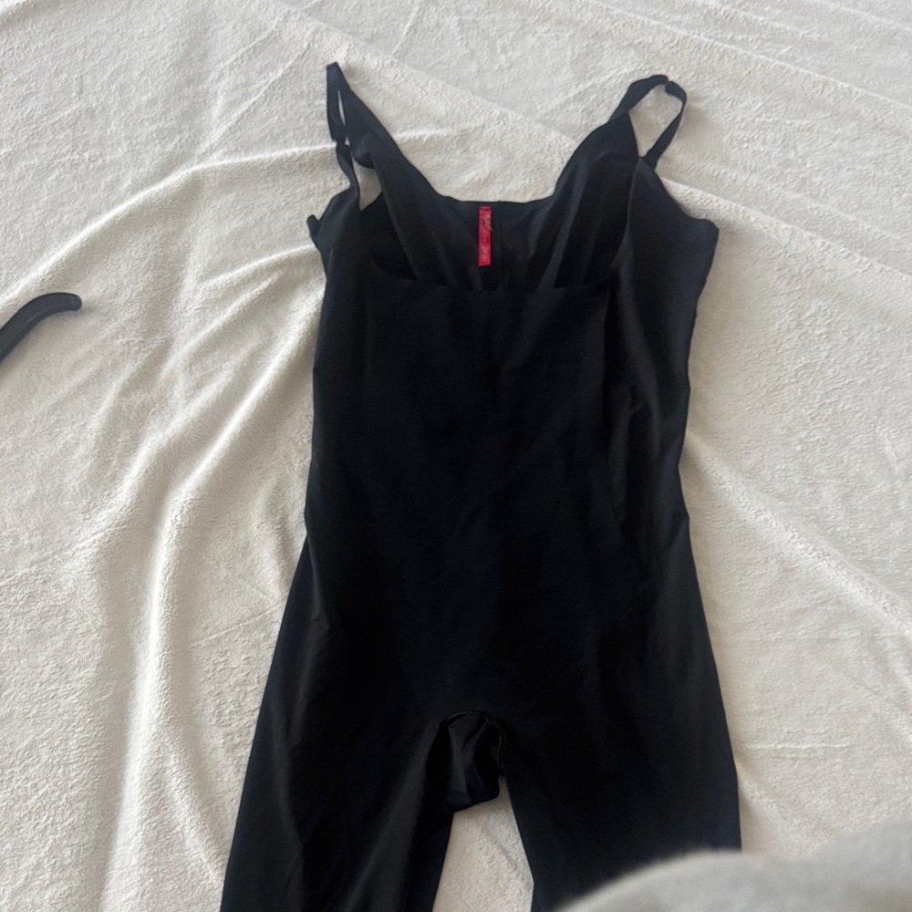 SPANX open bust mid thigh bodysuit size XL
